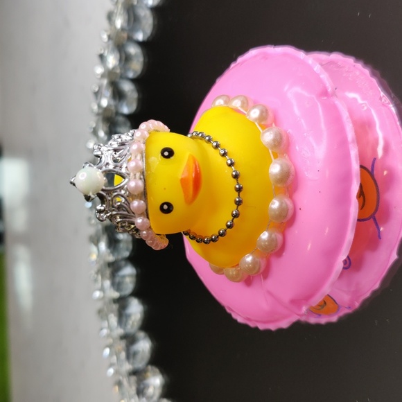 Princess dashboard duck - Picture 1 of 3